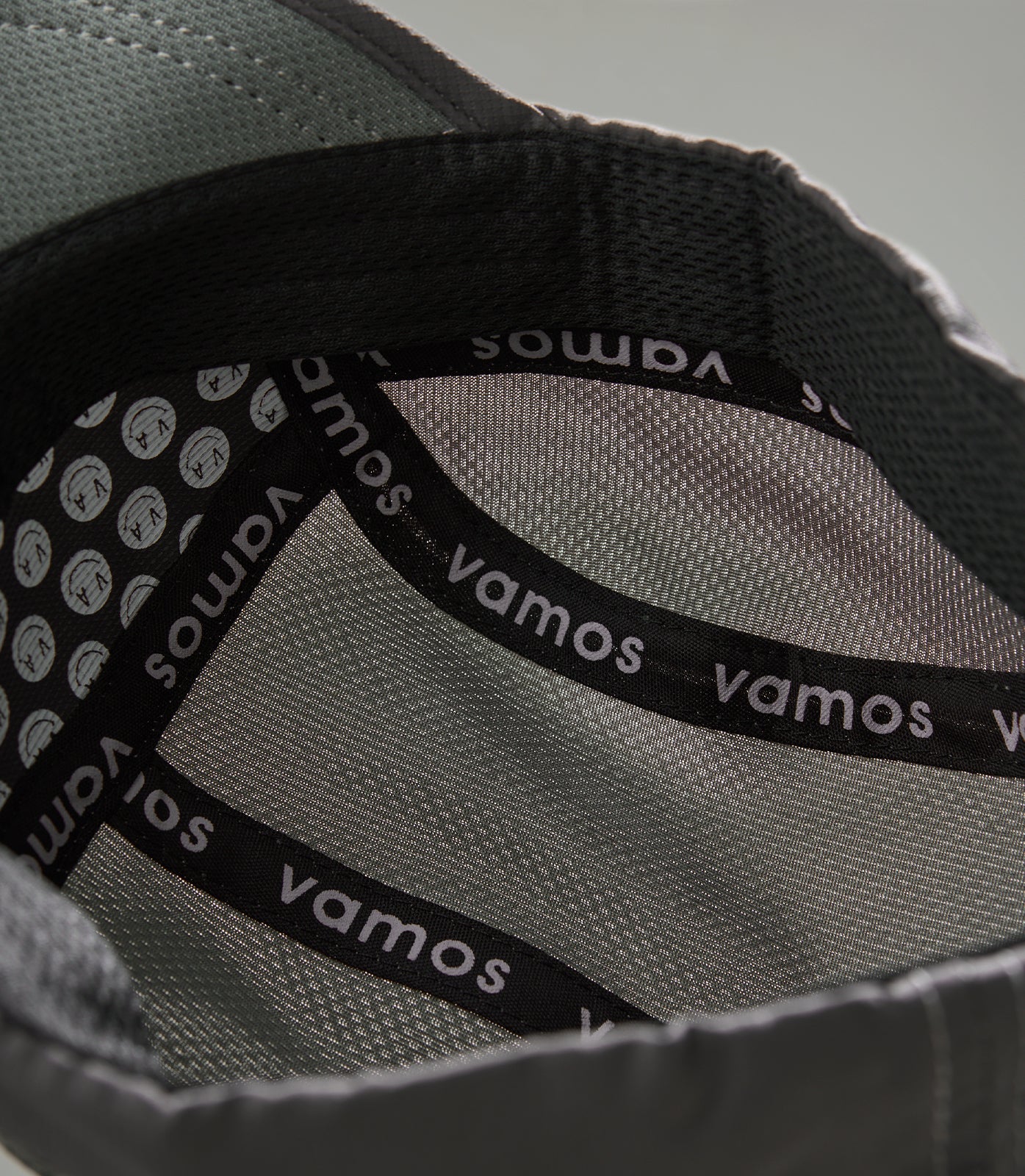 ELIUD (GRAY) FEATHR CAP