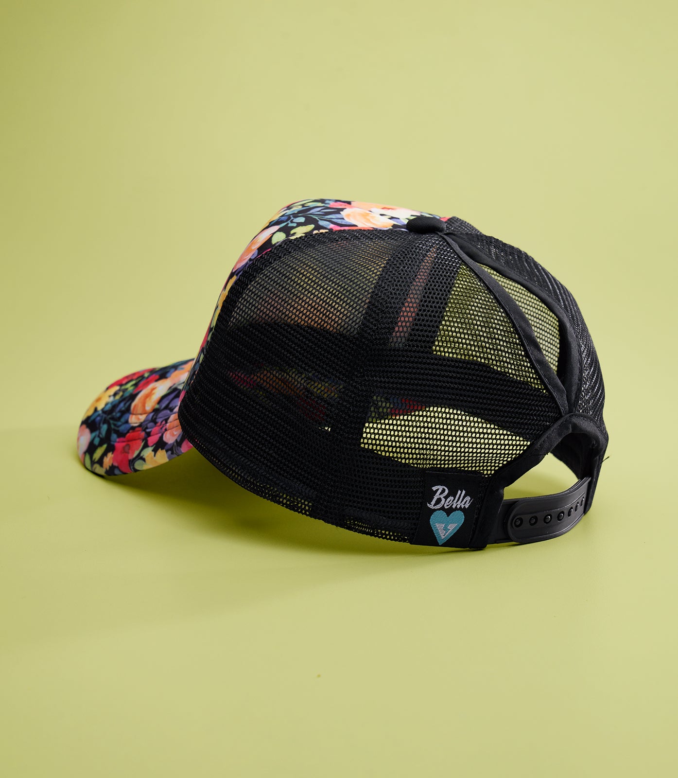 FLORA PONY (BLACK)
