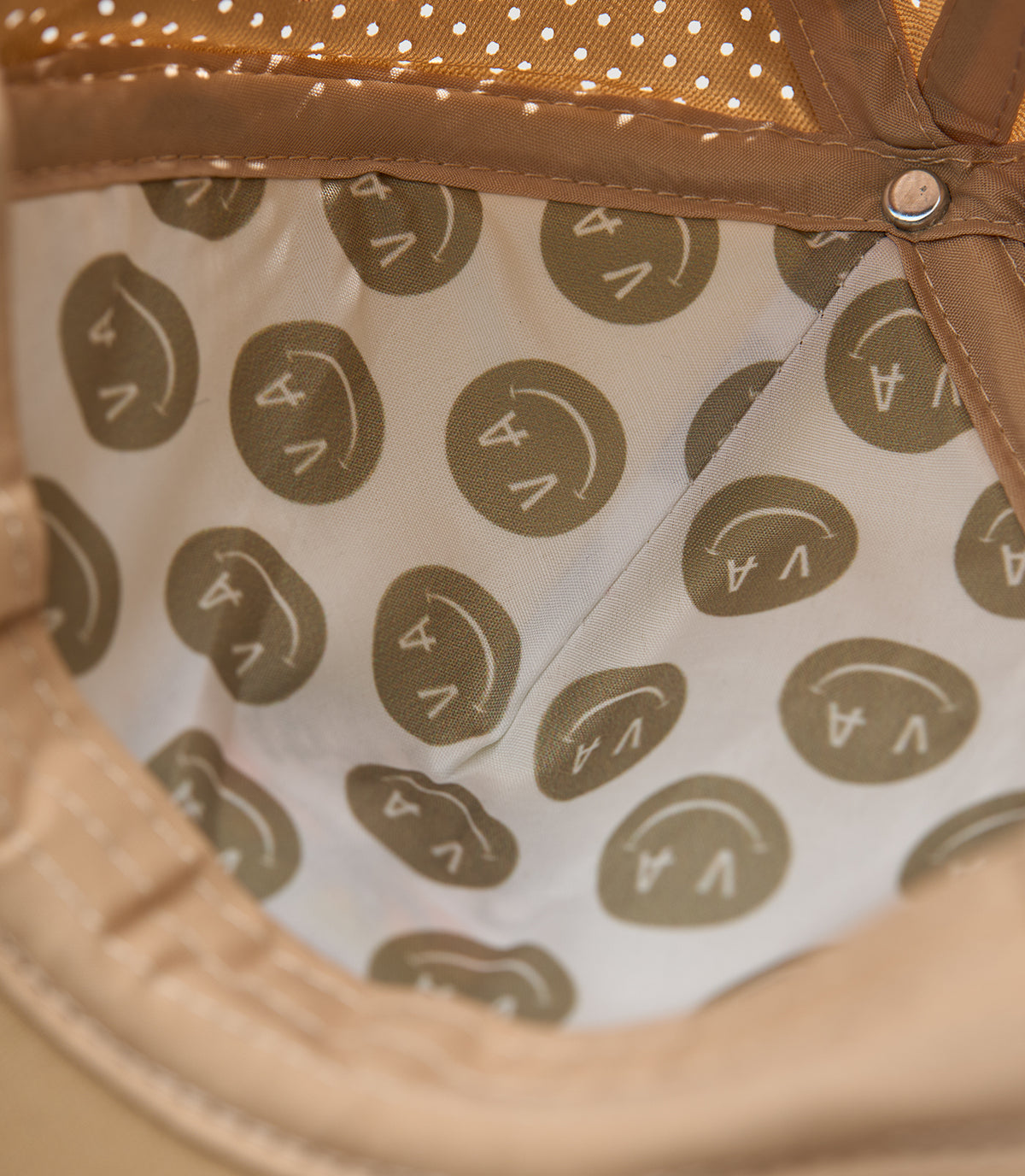 TROPICAL PERF+ VAMOS TRUCKER CAP (BEIGE)