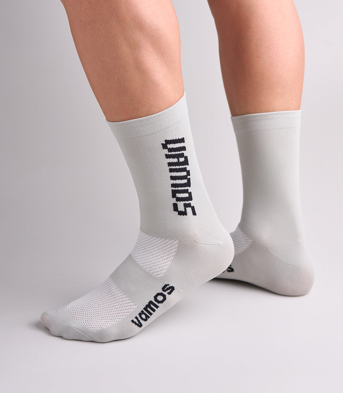 VELOCITY (LIGHT GRAY) NEXUS SOCKS