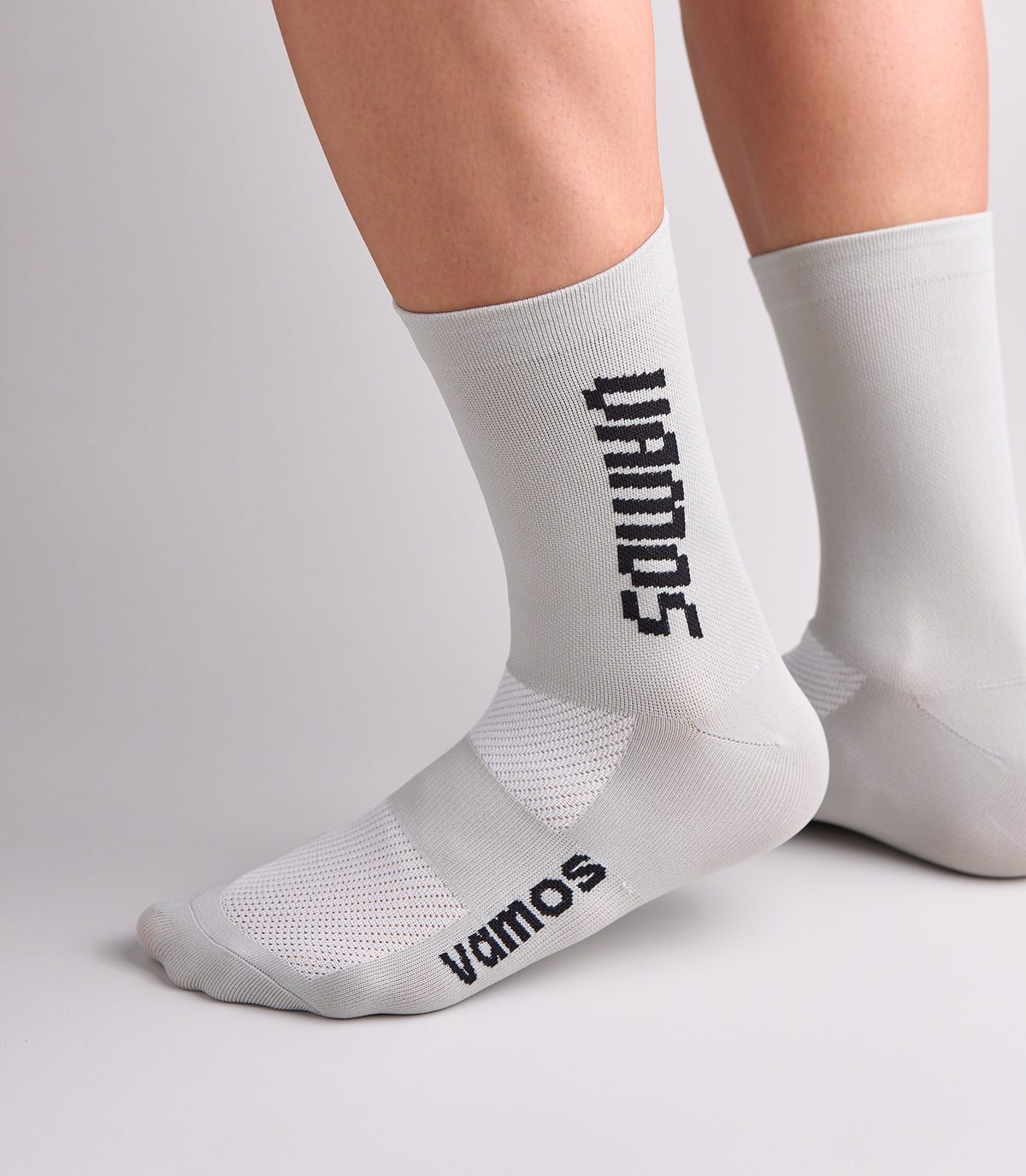VELOCITY (LIGHT GRAY) NEXUS SOCKS