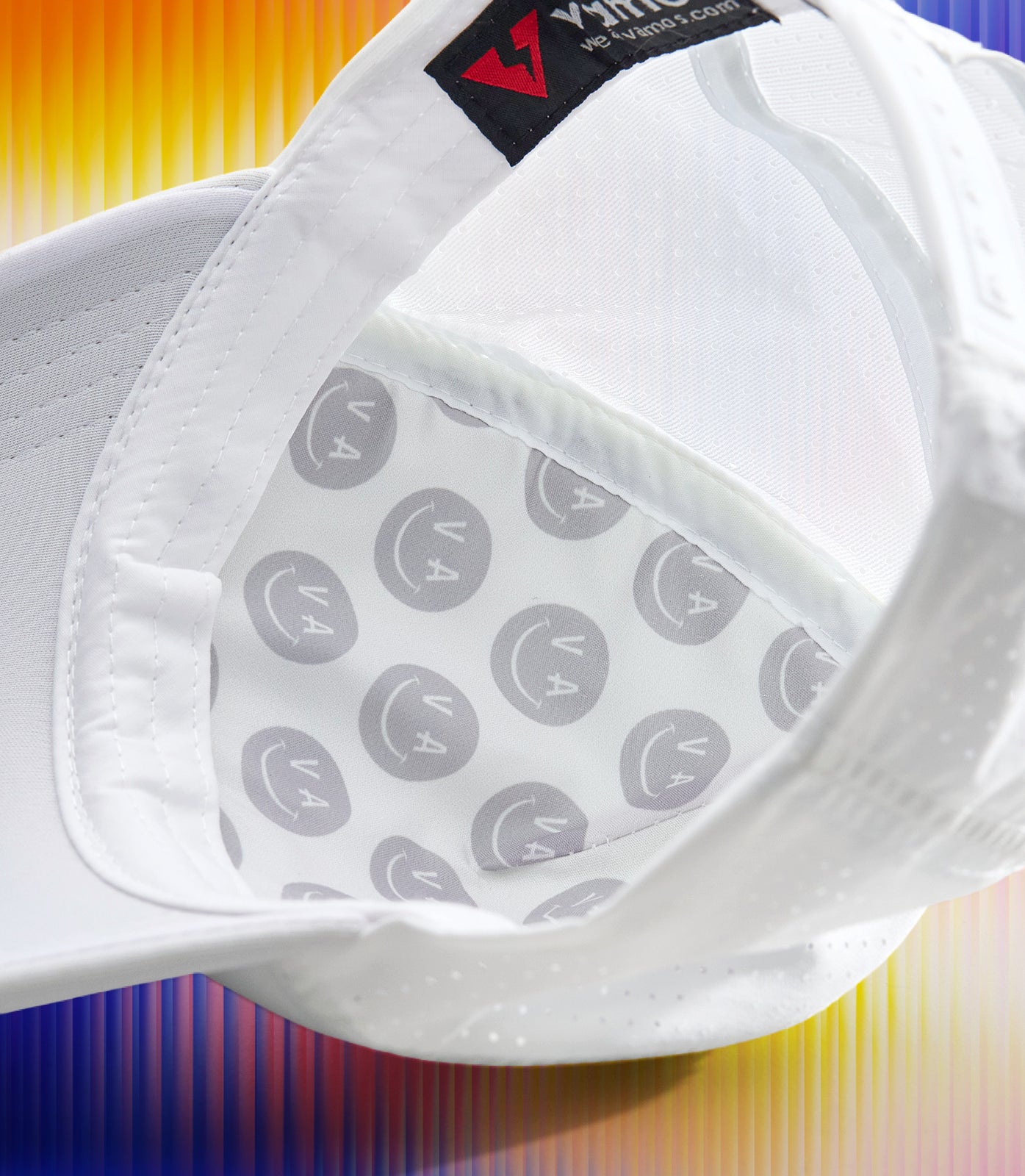 ALEX PERF+ VAMOS TRUCKER CAP (WHITE)