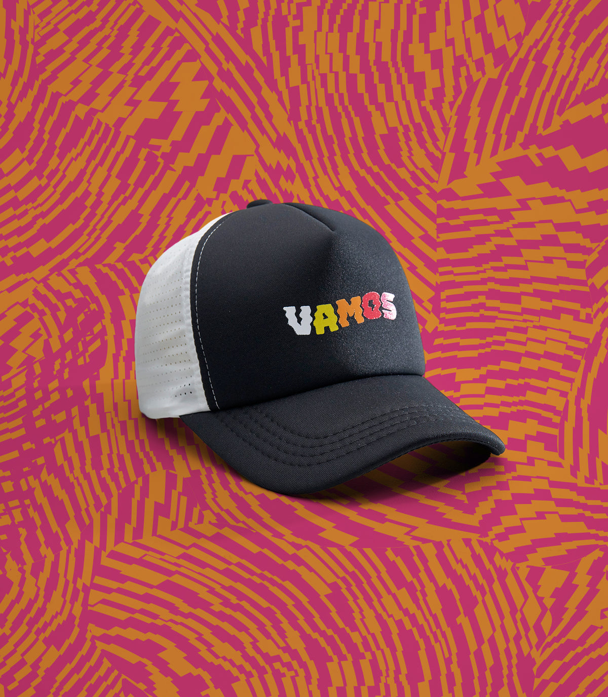CLOUDE PERF+ VAMOS TRUCKER CAP (BLACK/WHITE)