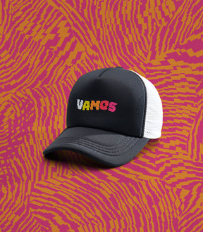 CLOUDE PERF+ VAMOS TRUCKER CAP (BLACK/WHITE)