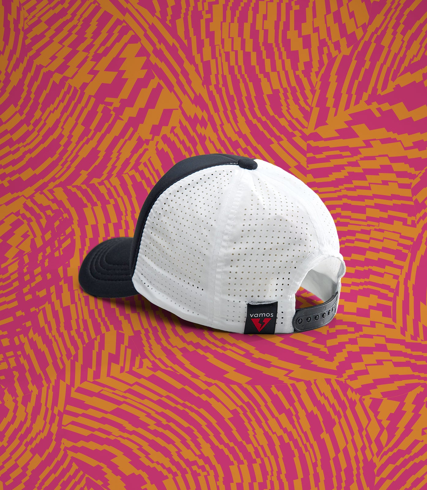 CLOUDE PERF+ VAMOS TRUCKER CAP (BLACK/WHITE)