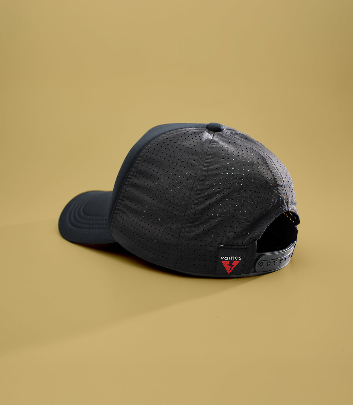 RODGER PERF+ LEGENDADDY TRUCKER CAP (BLACK)