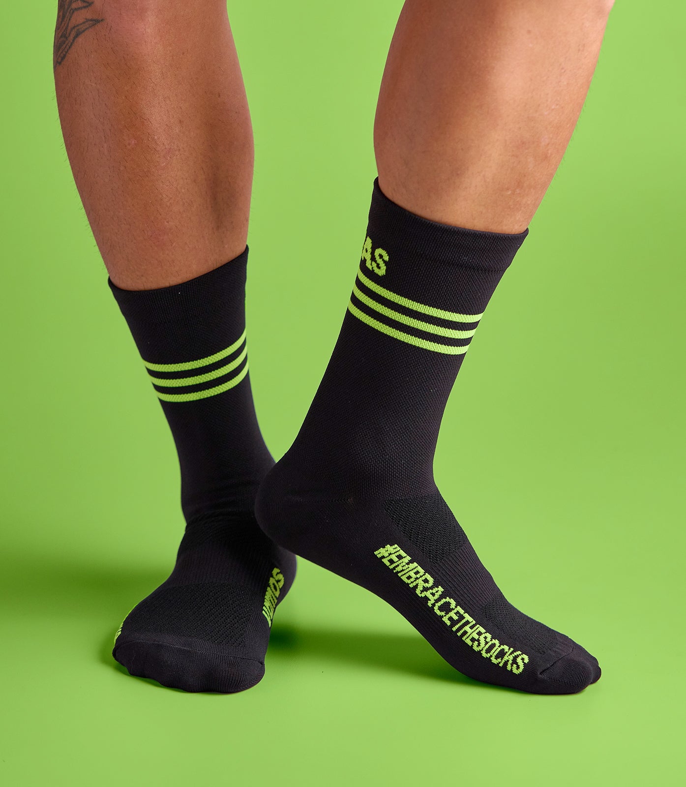 UNA MAS (BLACK) NEXUS SOCKS